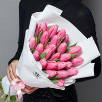 25 рожевих тюльпанів 