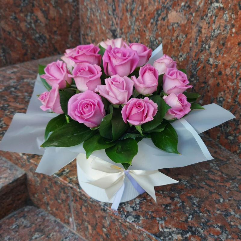Коробка з 15 рожевих троянд