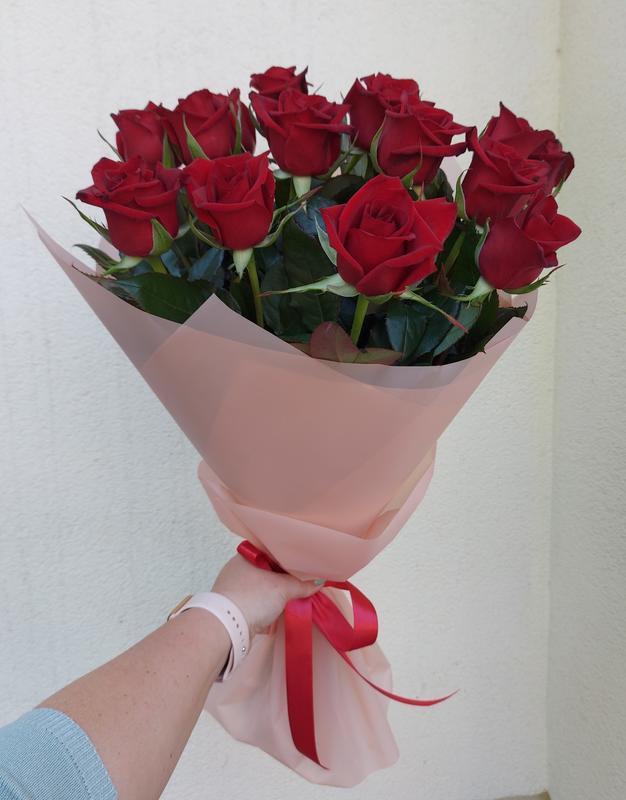 15 червоних полтавських троянд 