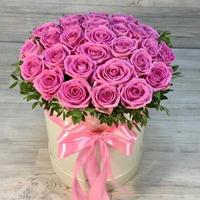Коробка з 29 рожевих троянд