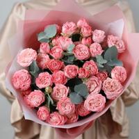 9 кущових піоновидних троянд Мадам Бомбастик